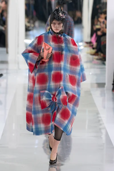 Look 14